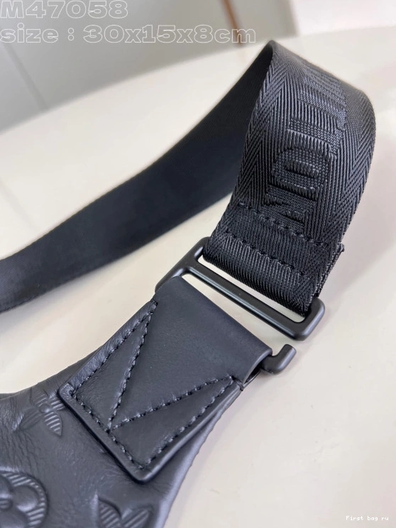 First bag ru Rush Bumbag-30*15*8CM LOUIS VUITTON 0710